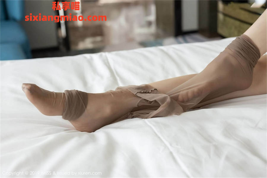 IMISS爱蜜社 Carry OL职业装小姐姐写真图片合集