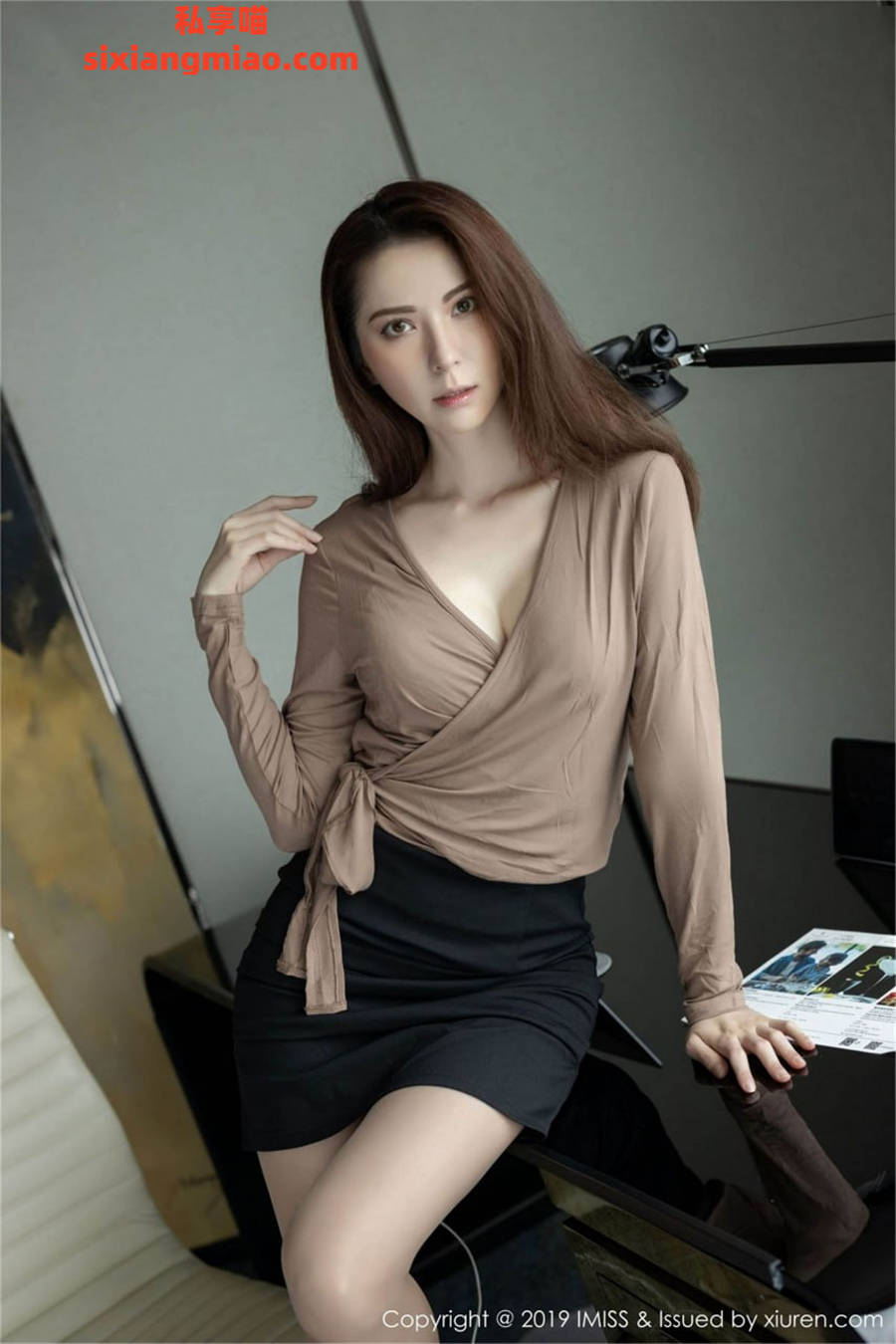 IMISS爱蜜社 Carry OL职业装小姐姐写真图片合集