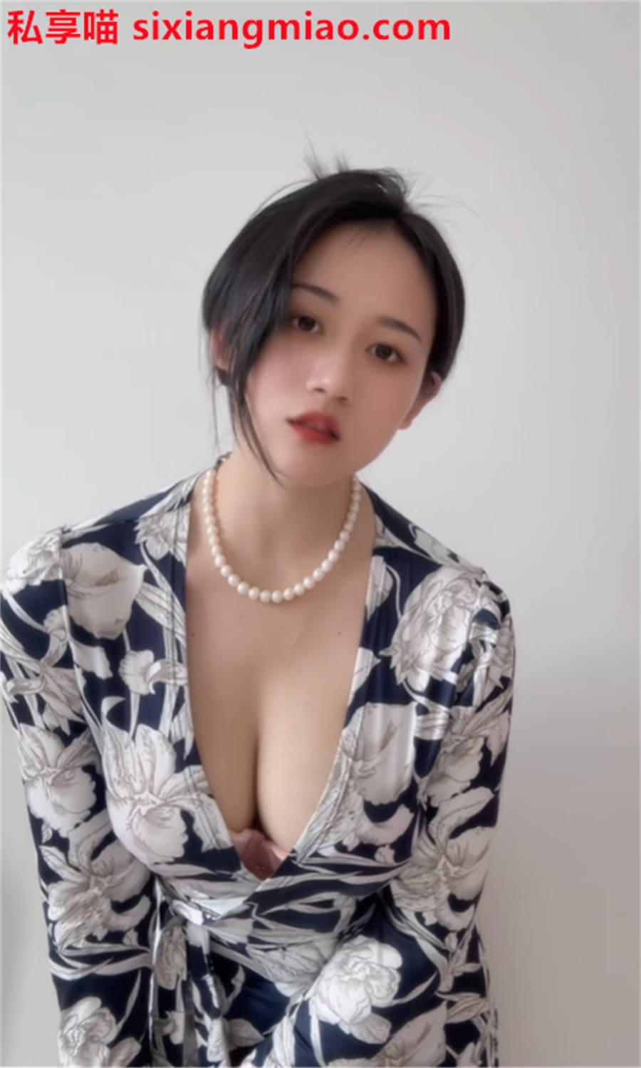 巨乳情趣美女 大白兔d胡萝卜 cosplay写真视频+图片合集 巨乳情趣美女 大白兔d胡萝卜 cosplay写真视频+图片合集