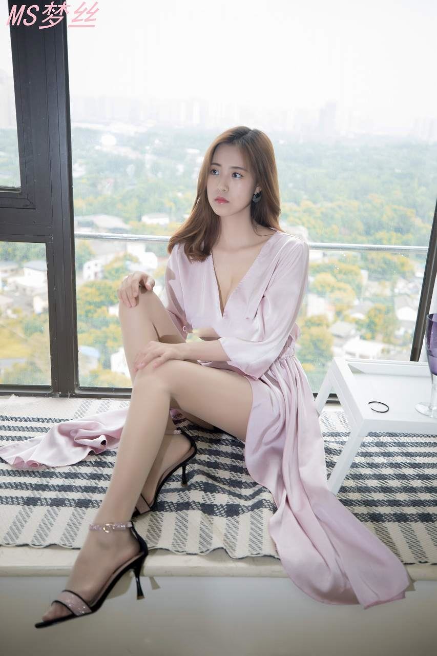 MSLASS梦丝女神主播寒霜 情趣美腿写真 MSLASS梦丝女神主播寒霜 情趣美腿写真