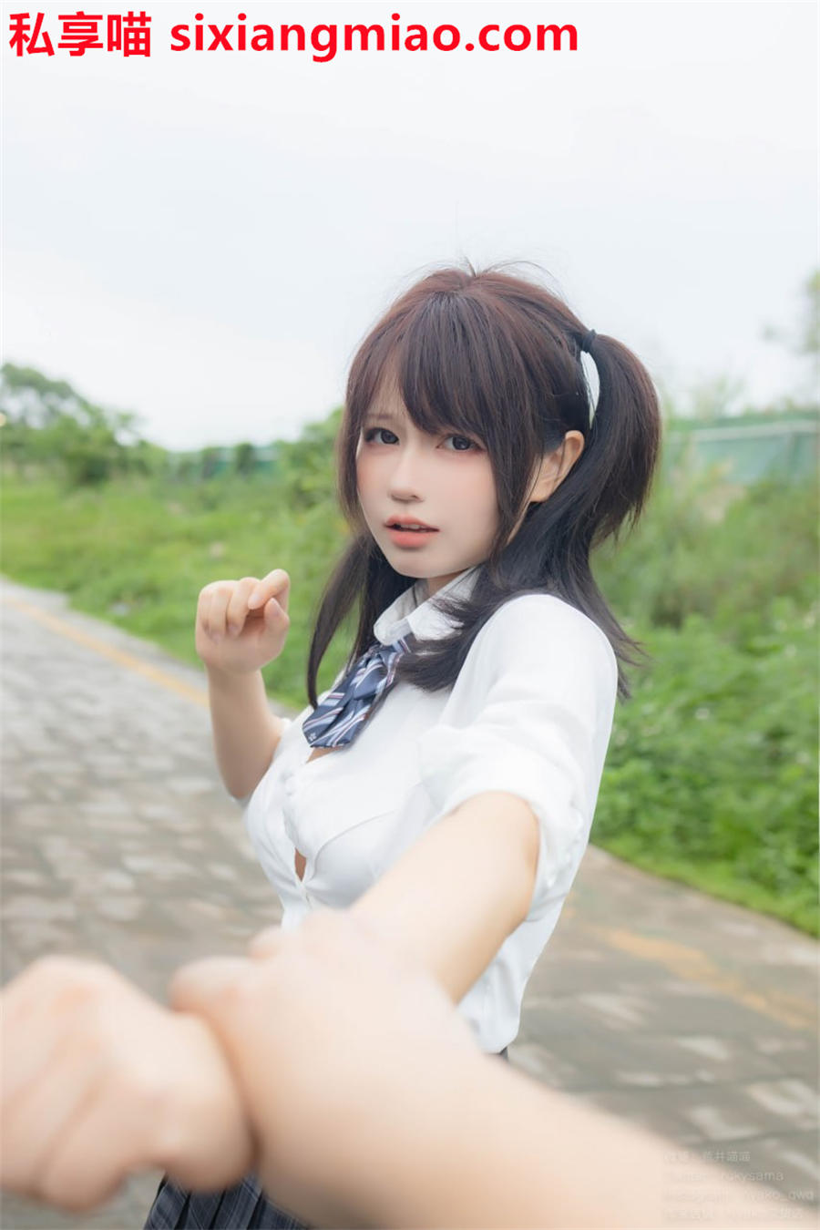 黑丝情趣巨乳coser Nyako喵子（荒井喵喵）cosplay写真套图合集下载