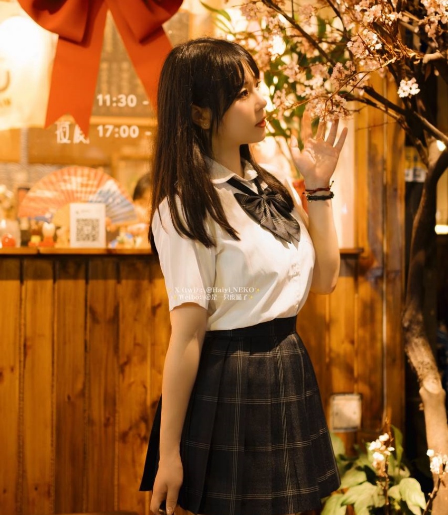 是一只废喵了 性感cos小姐姐写真图片合集