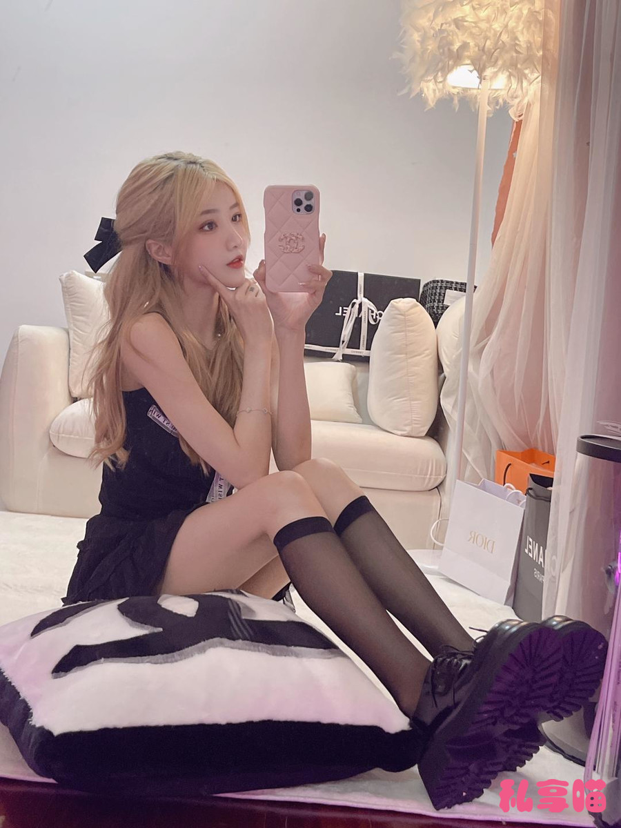 白丝美腿福利 保琳球有点胖 微密圈写真图片以及视频合集下载