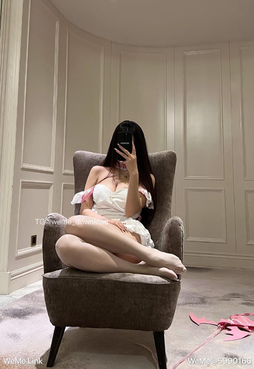 白丝美腿福利 奶白鹿神微密圈写真图片以及视频合集下载 白丝美腿福利 奶白鹿神微密圈写真图片以及视频合集下载