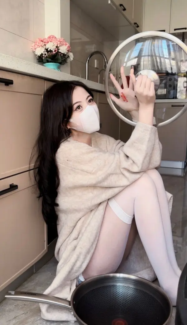 白丝萝莉控 刘二萌微密圈写真图片以及视频合集下载