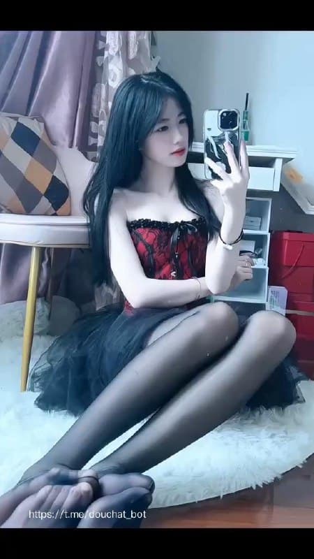 白丝萝莉控 颉颉与猫微密圈写真图片以及视频合集下载