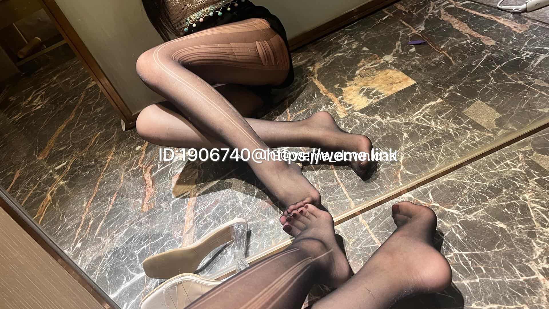 白丝美腿福利 娇七微密圈写真图片以及视频合集下载