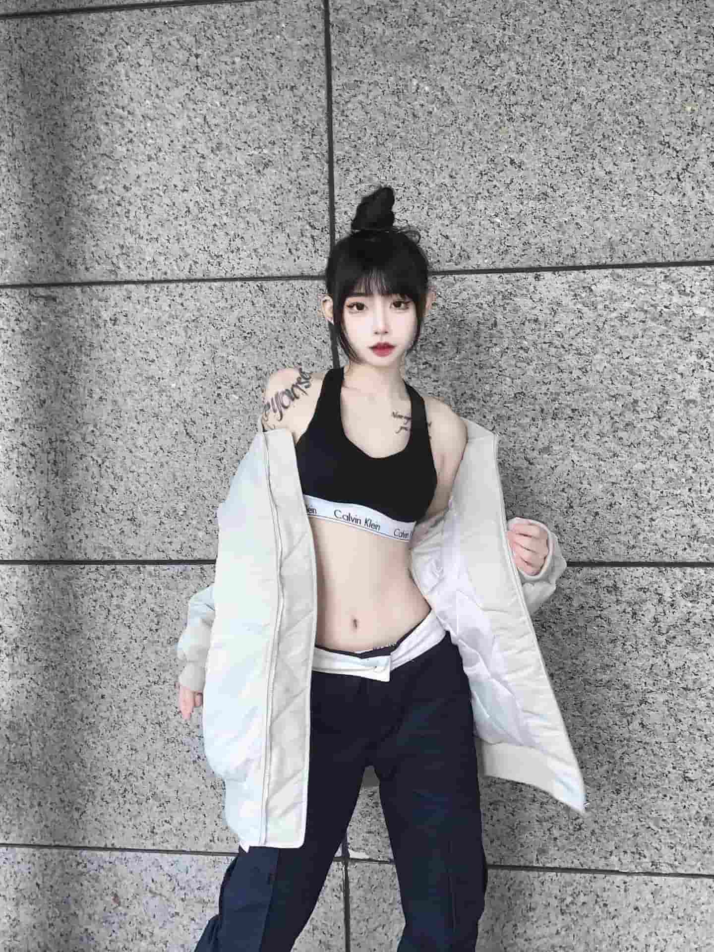 黑丝御姐 妮老师微密圈写真图片以及视频资源合集下载 黑丝御姐 妮老师微密圈写真图片以及视频资源合集下载