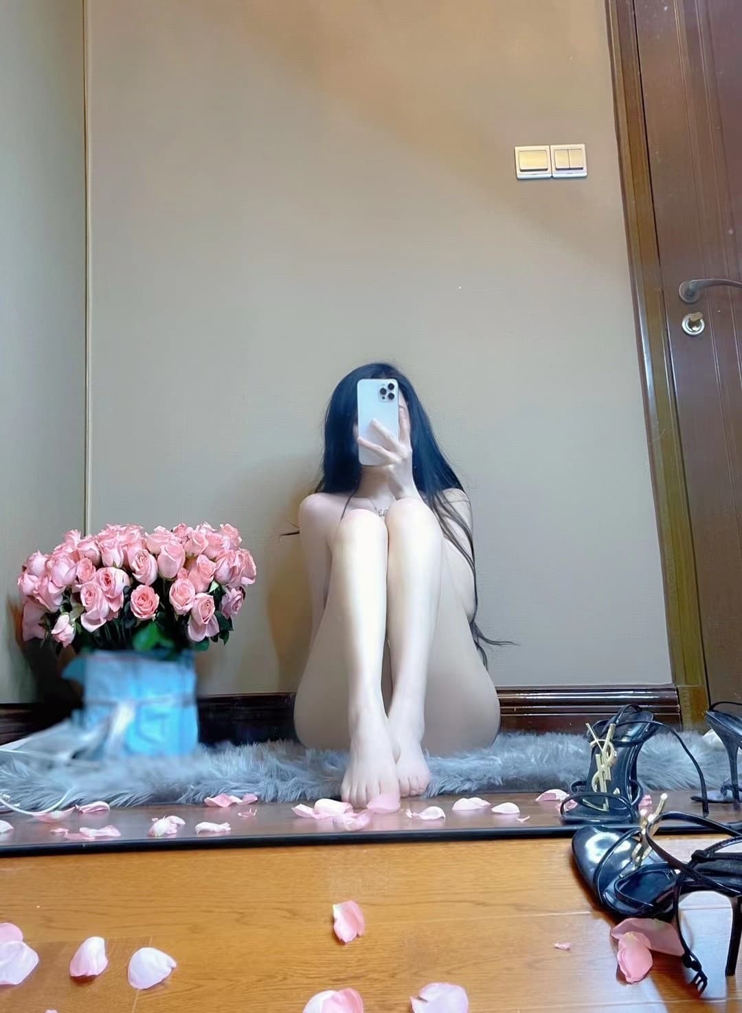 丝袜美足福利 小猫咪611微密圈写真图片以及视频合集下载