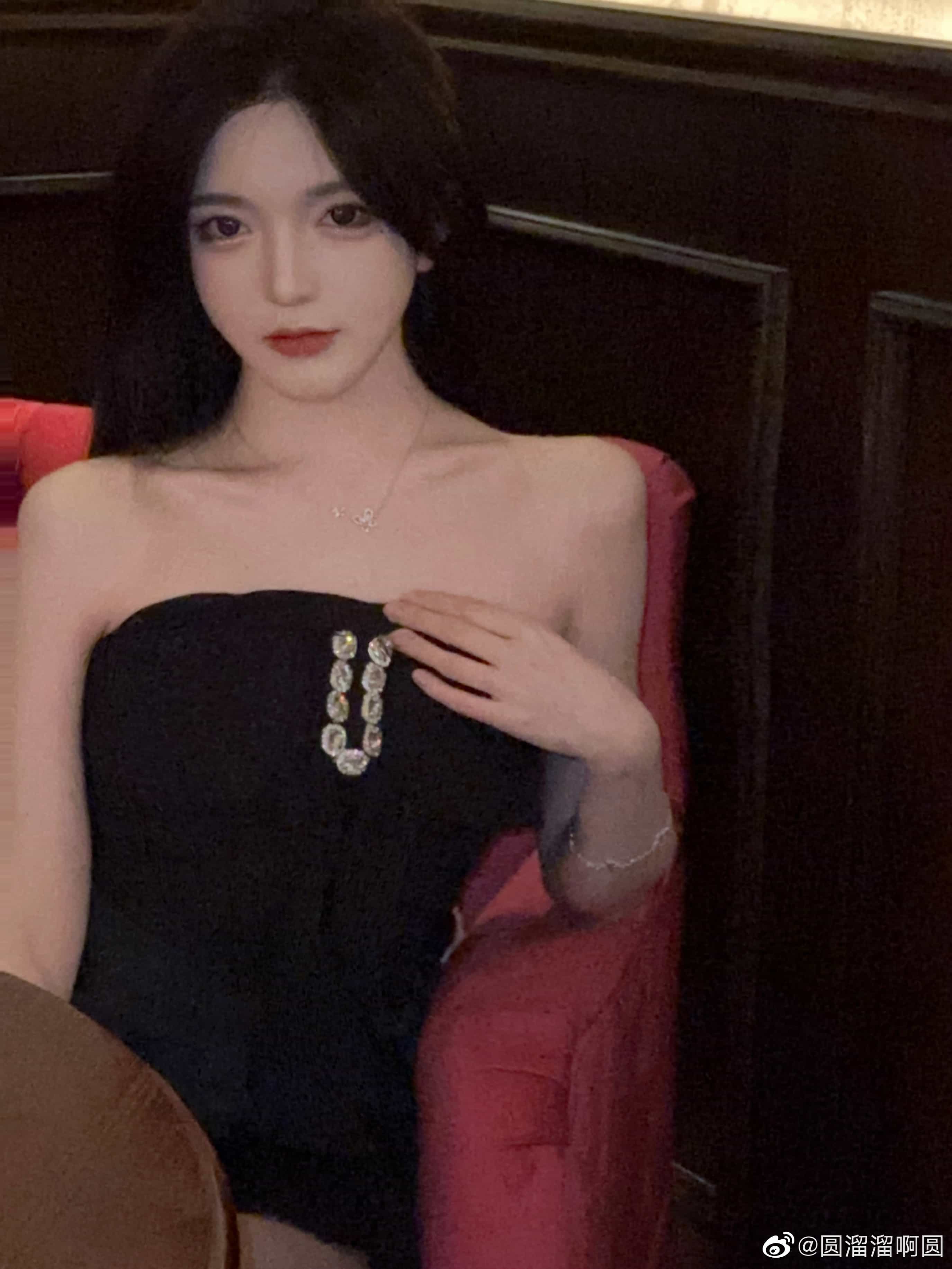 白丝萝莉控 圆溜溜阿圆微密圈写真图片以及视频合集下载