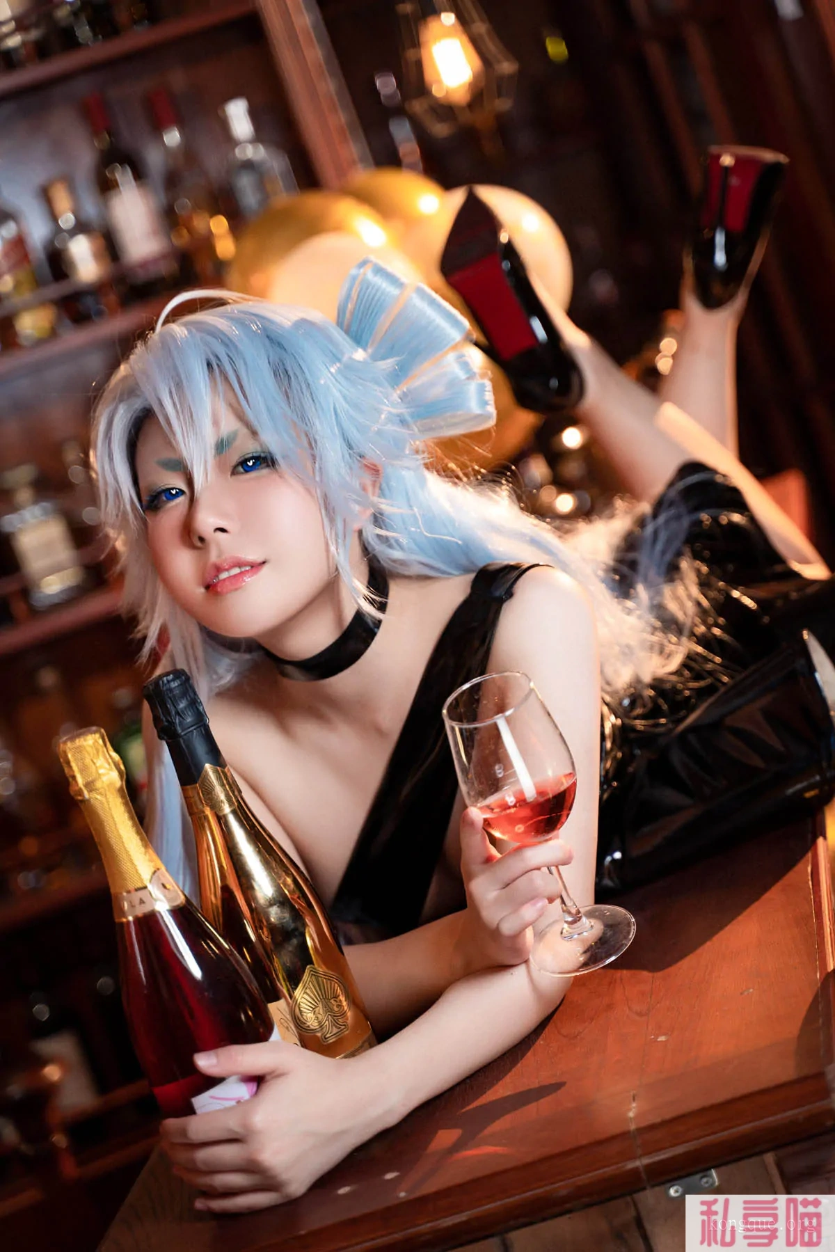 黑丝御姐 虎森森cosplay写真图包合集下载