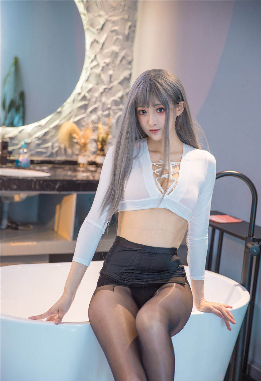 luisa_零纱 黑丝美腿福利写真资源合集