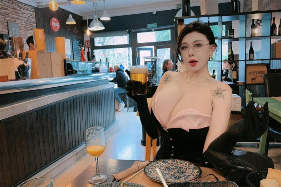 微密圈芷仪G宝G杯熟女写真图片合集下载